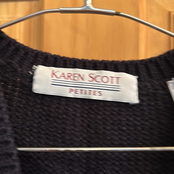 Christmas Vest - Picture 3 of 4